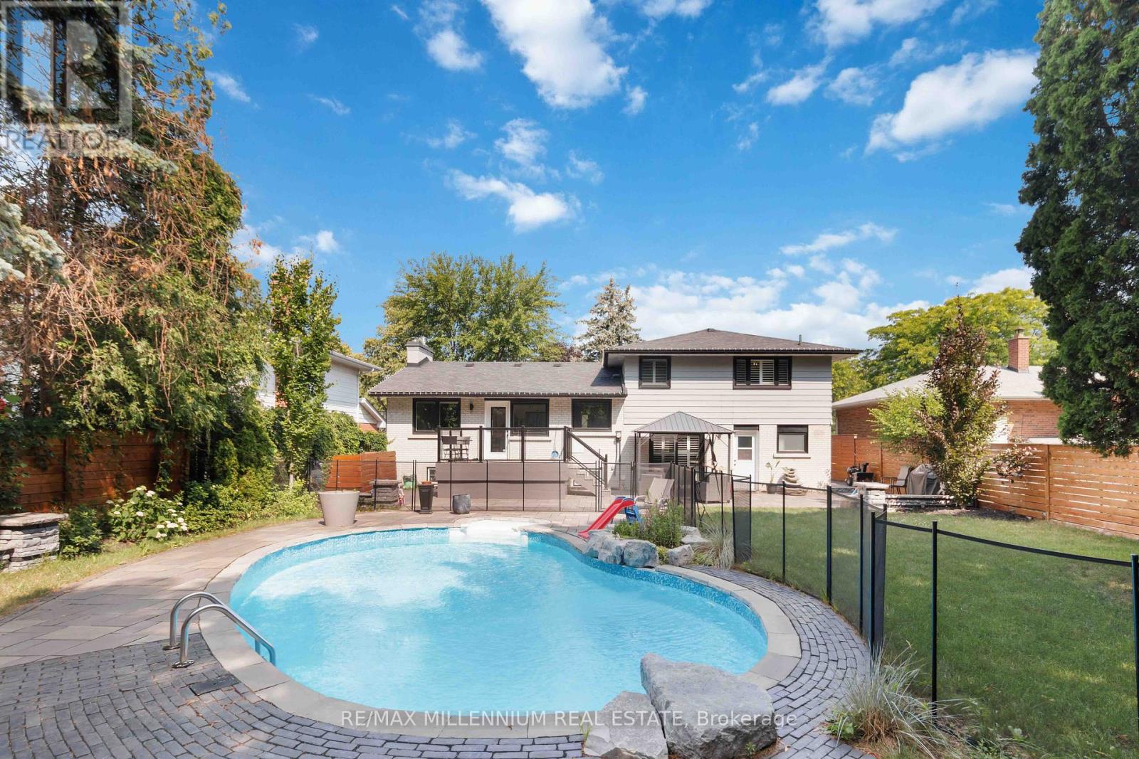 250 Daphne Avenue, Mississauga, Ontario  L5A 1M6 - Photo 39 - W12282449