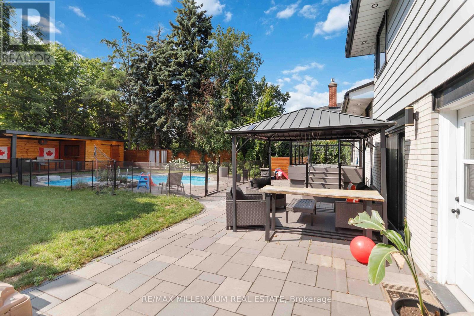250 Daphne Avenue, Mississauga, Ontario  L5A 1M6 - Photo 44 - W12282449