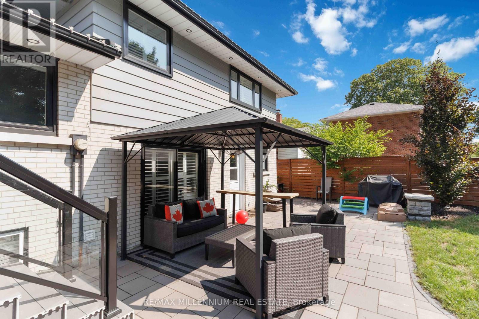 250 Daphne Avenue, Mississauga, Ontario  L5A 1M6 - Photo 45 - W12282449