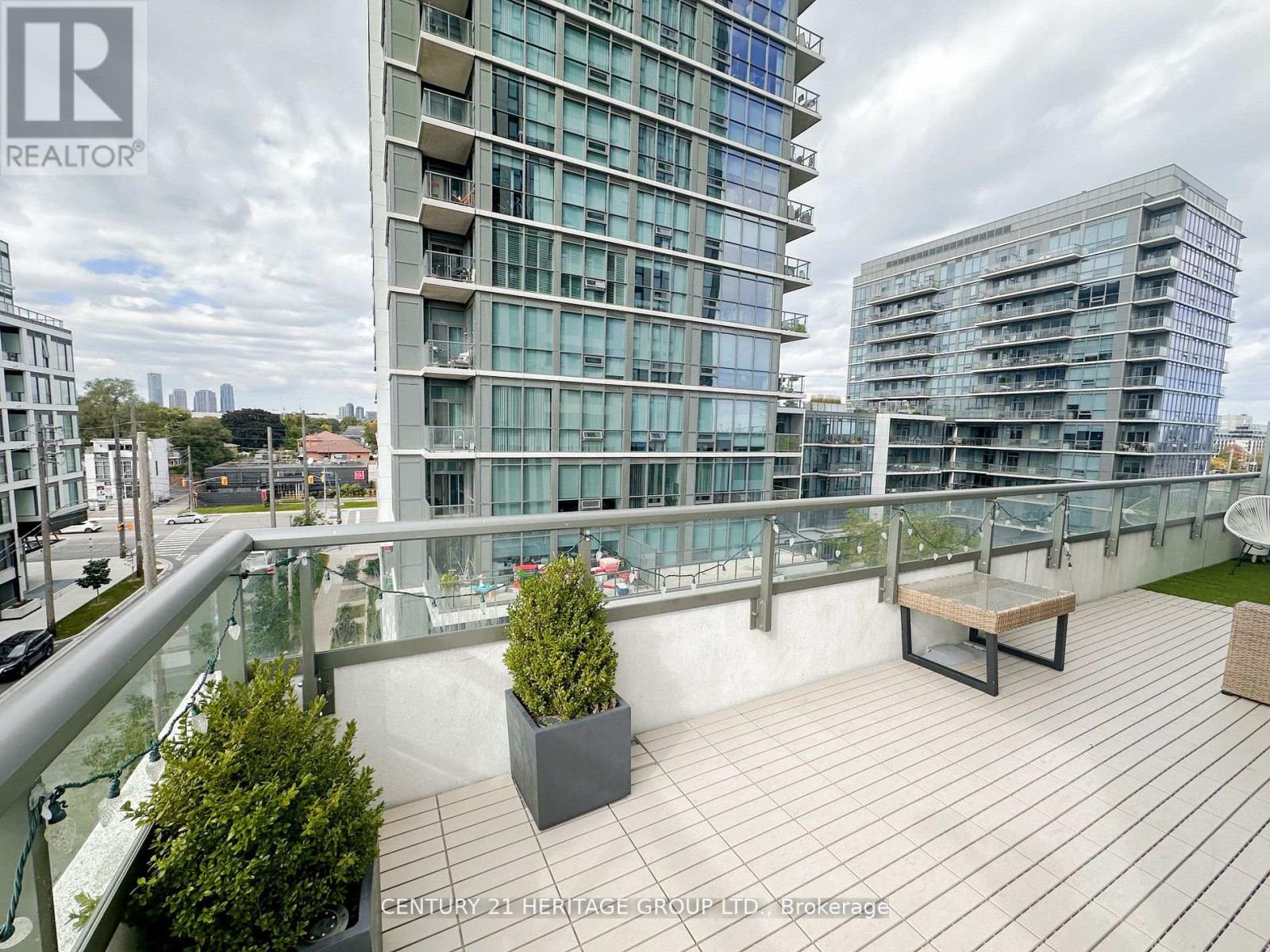 408 - 15 Zorra Street, Toronto, Ontario  M8Z 0C1 - Photo 12 - W12282476