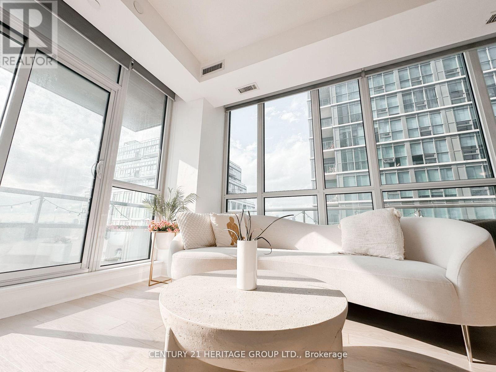 408 - 15 Zorra Street, Toronto, Ontario  M8Z 0C1 - Photo 2 - W12282476