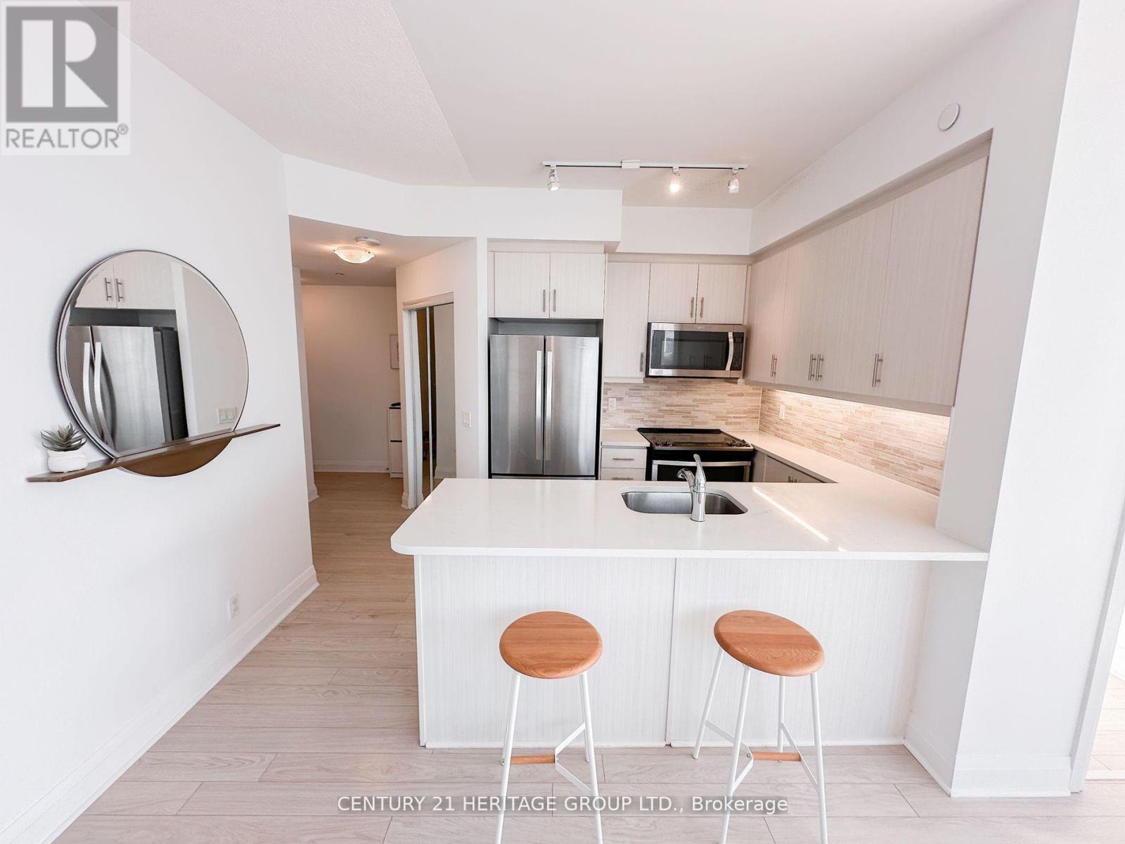 408 - 15 Zorra Street, Toronto, Ontario  M8Z 0C1 - Photo 5 - W12282476