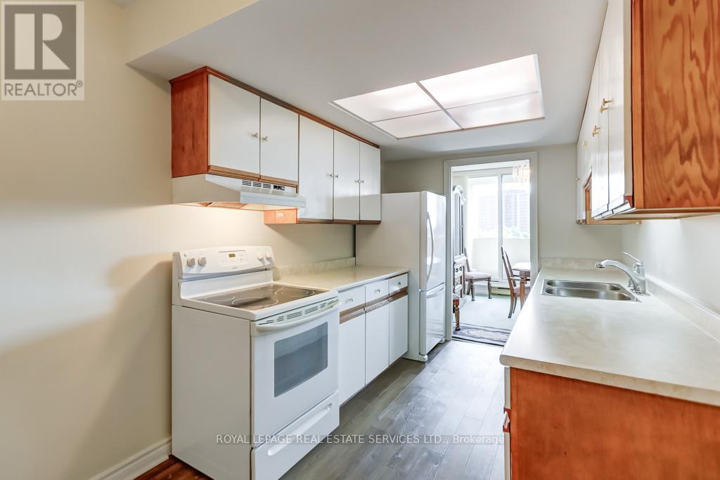 704 - 95 La Rose Avenue, Toronto (Humber Heights), Ontario  M9P 3T2 - Photo 11 - W12282502