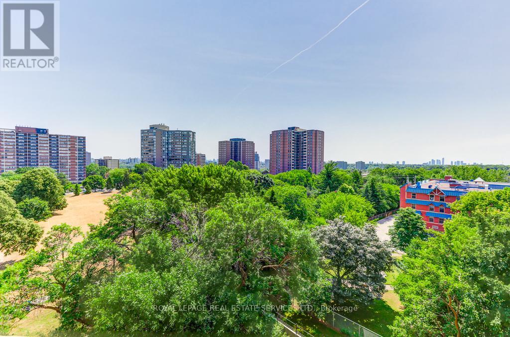 704 - 95 La Rose Avenue, Toronto (Humber Heights), Ontario  M9P 3T2 - Photo 14 - W12282502