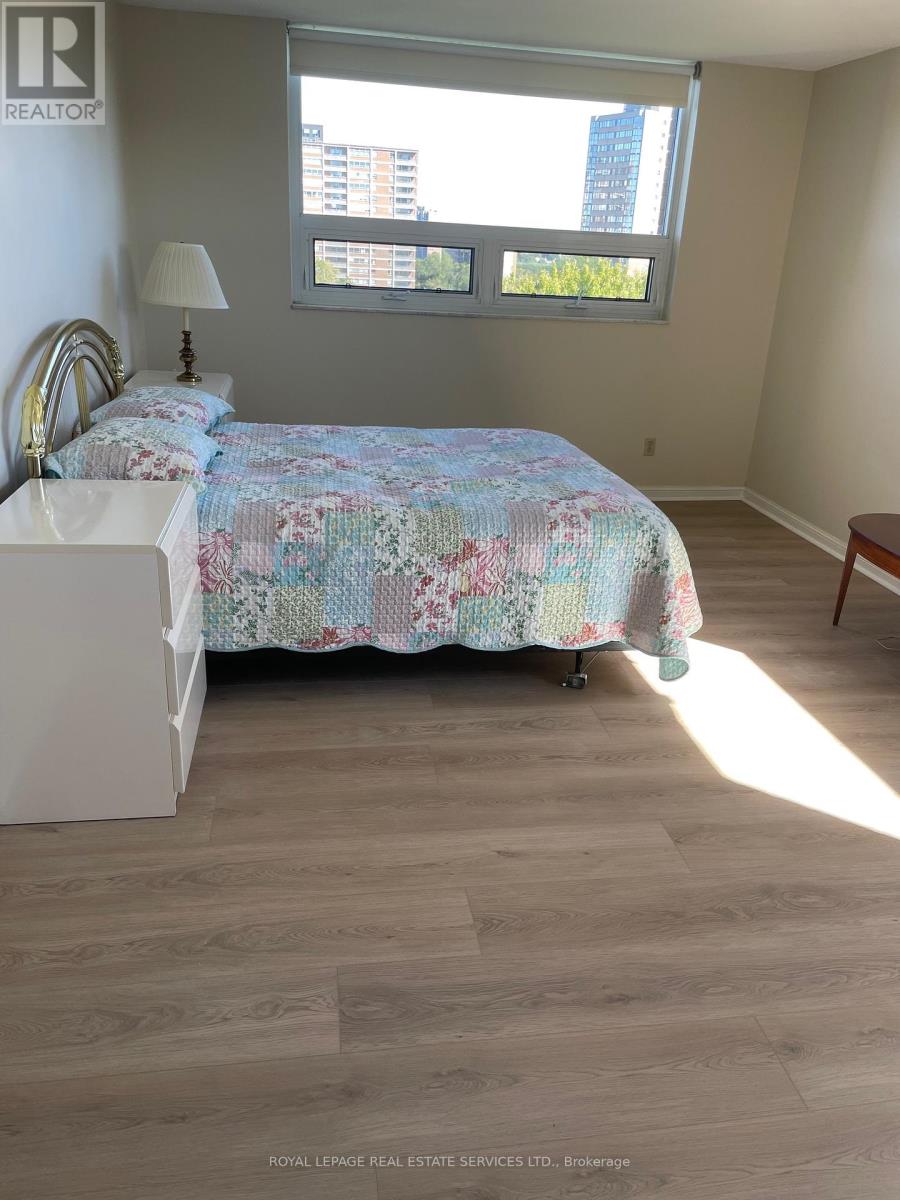 704 - 95 La Rose Avenue, Toronto (Humber Heights), Ontario  M9P 3T2 - Photo 17 - W12282502