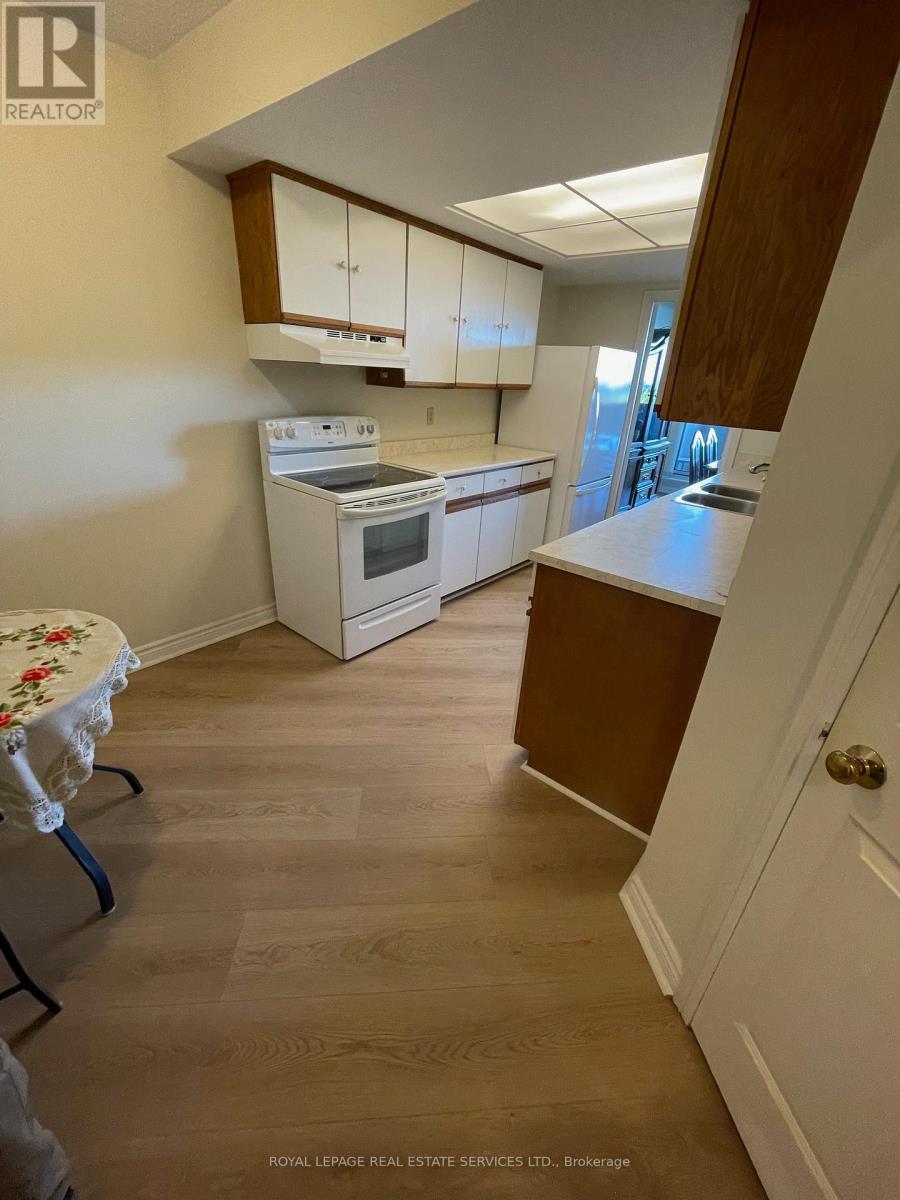 704 - 95 La Rose Avenue, Toronto (Humber Heights), Ontario  M9P 3T2 - Photo 8 - W12282502
