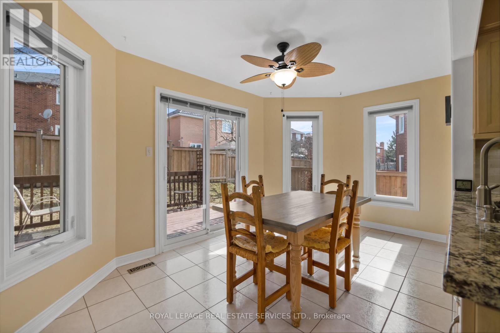 1074 Bradbury Chase, Mississauga, Ontario  L5V 1J7 - Photo 16 - W12282552