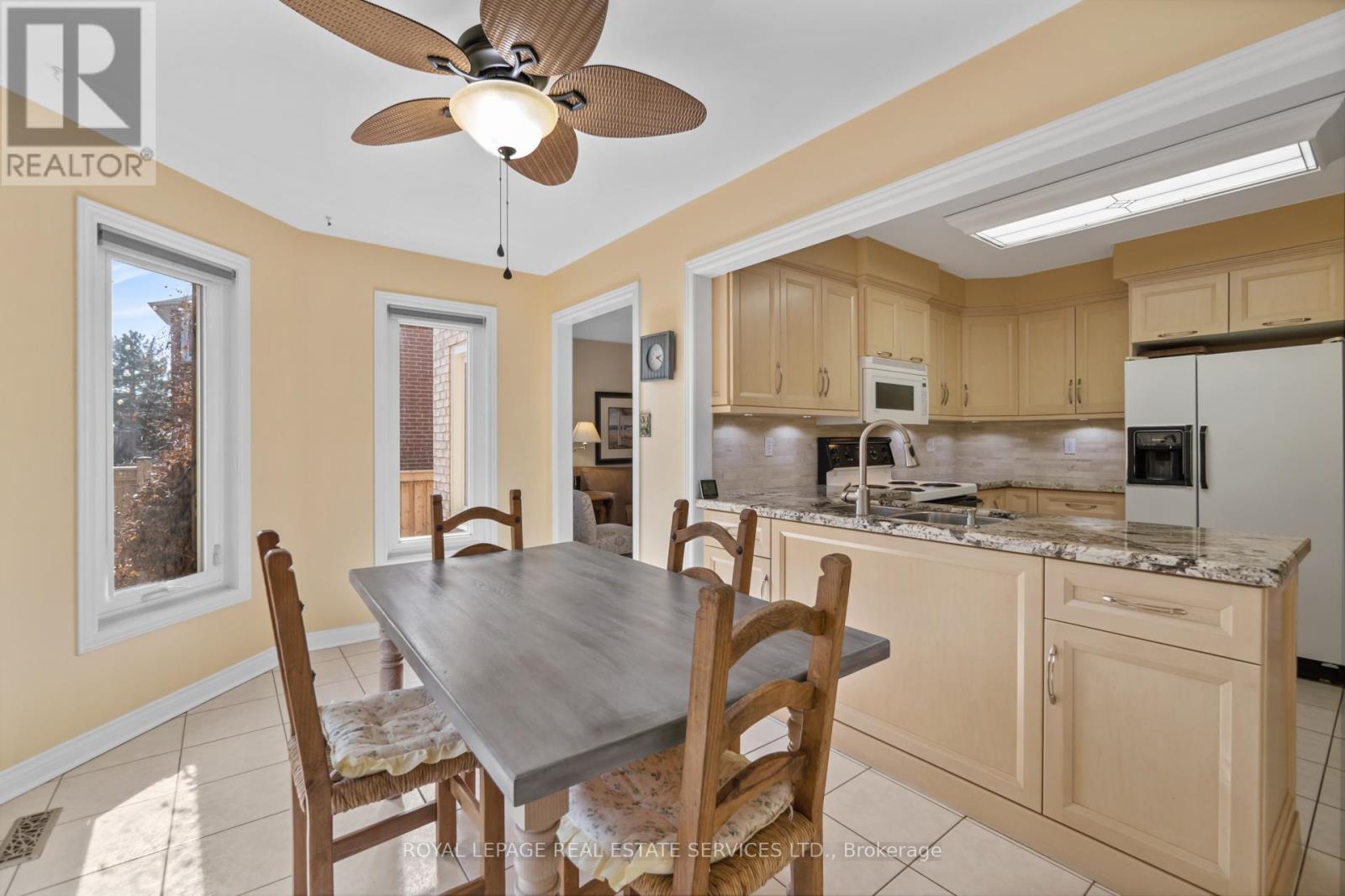 1074 Bradbury Chase, Mississauga, Ontario  L5V 1J7 - Photo 17 - W12282552