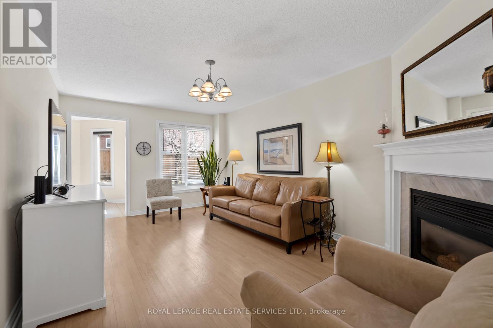 1074 Bradbury Chase, Mississauga, Ontario  L5V 1J7 - Photo 19 - W12282552