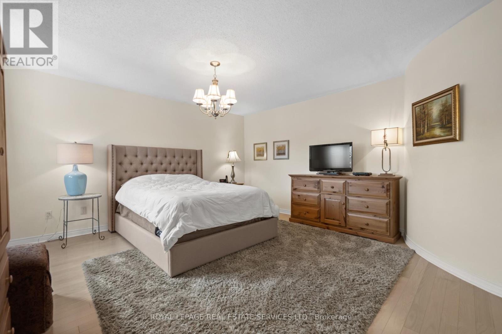 1074 Bradbury Chase, Mississauga, Ontario  L5V 1J7 - Photo 23 - W12282552
