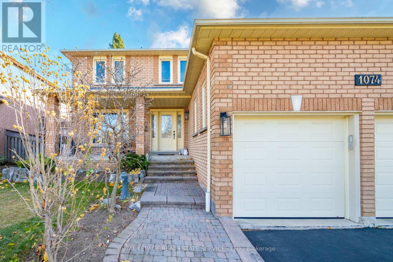 Property at 1074 BRADBURY CHASE image 3