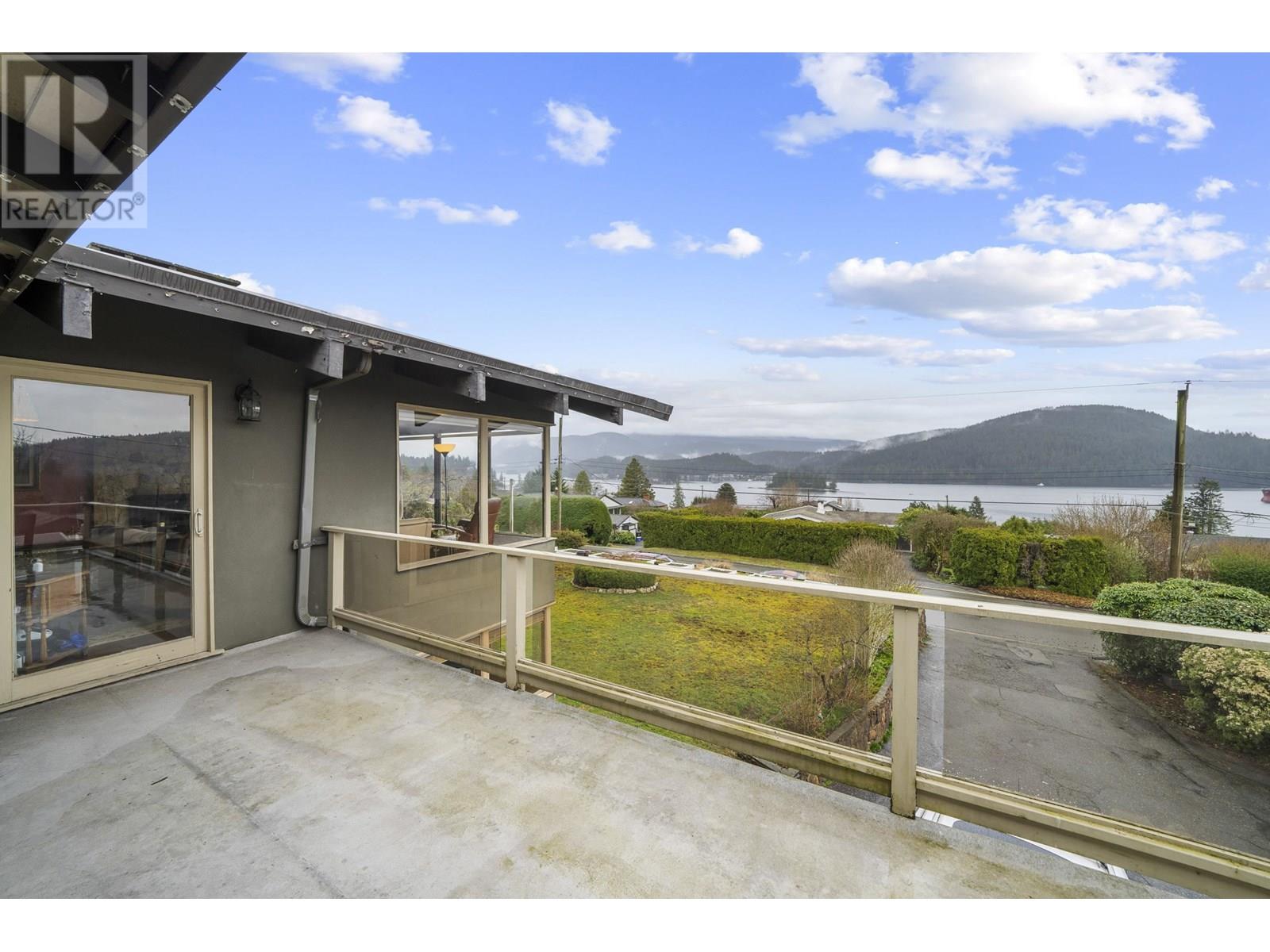 645 Baycrest Drive, North Vancouver, British Columbia  V7G 1N7 - Photo 11 - R3013006