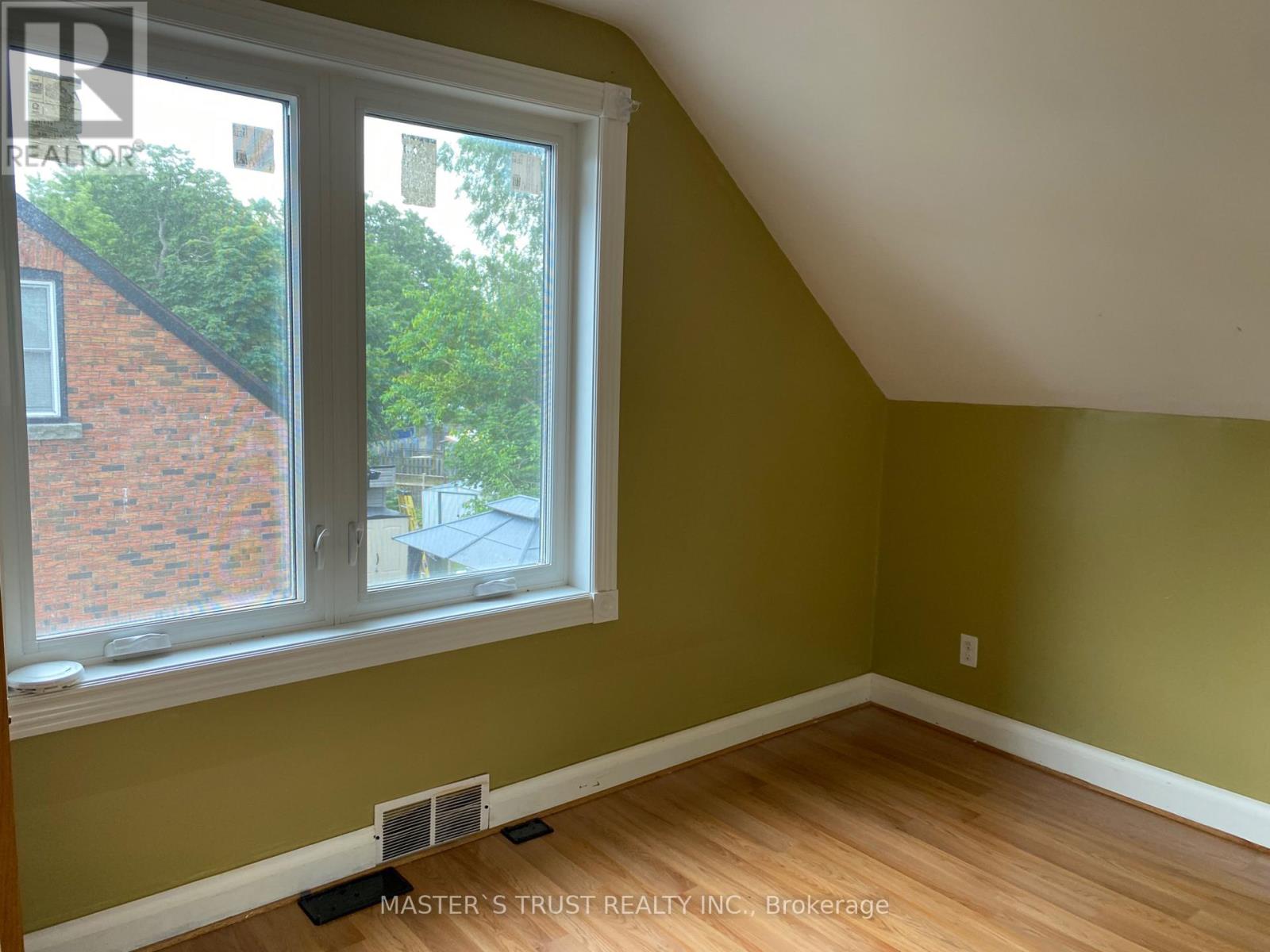 6203 Main Street, Niagara Falls (Dorchester), Ontario  L2G 6A5 - Photo 11 - X12282553