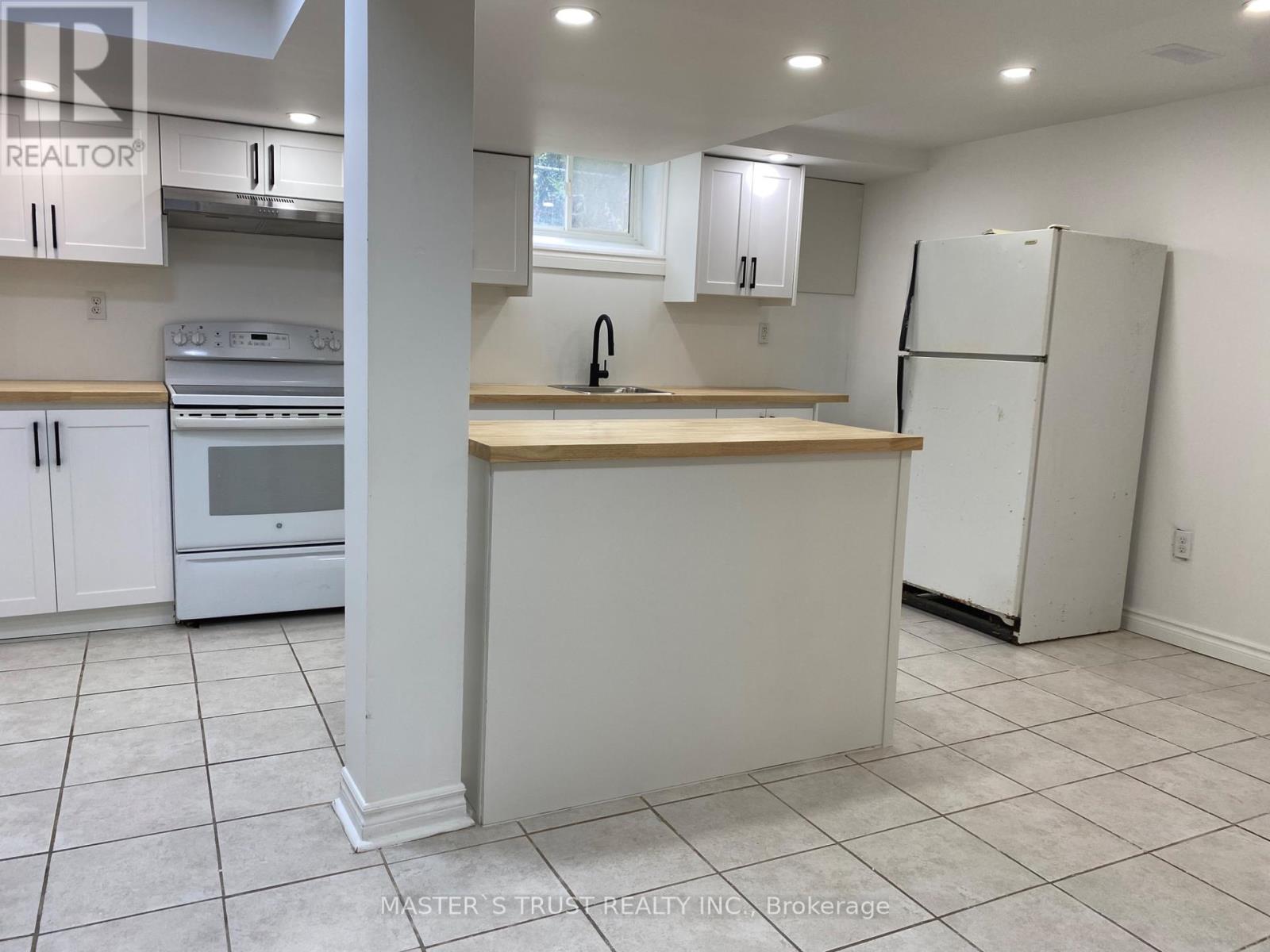 6203 Main Street, Niagara Falls (Dorchester), Ontario  L2G 6A5 - Photo 16 - X12282553