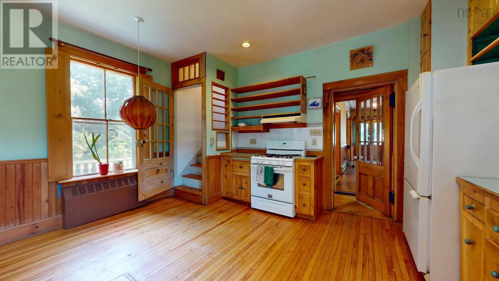 155 Main Street, Wolfville, Nova Scotia  B4P 1C9 - Photo 11 - 202516972