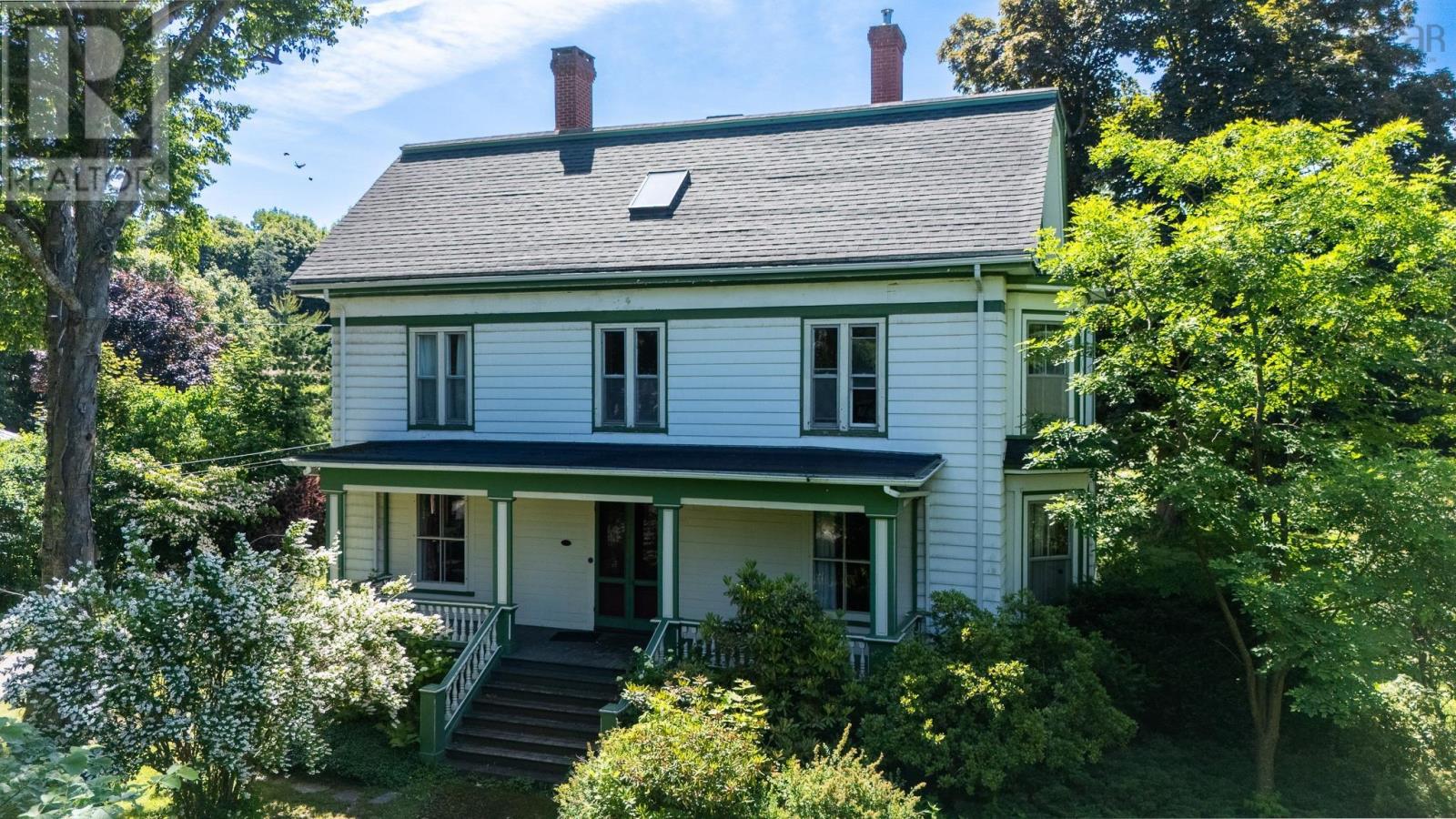 155 Main Street, Wolfville, Nova Scotia  B4P 1C9 - Photo 1 - 202516972