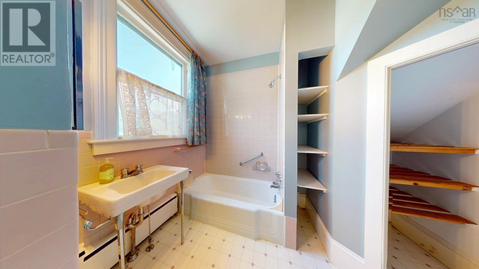 155 Main Street, Wolfville, Nova Scotia  B4P 1C9 - Photo 43 - 202516972
