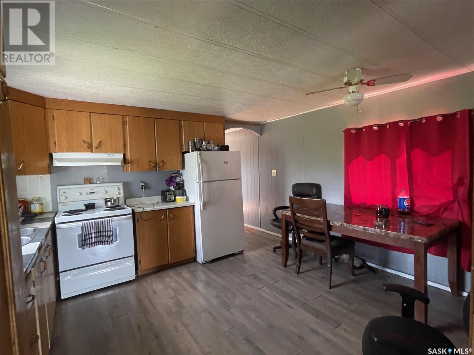 608 7th Street E, Meadow Lake, Saskatchewan  S9X 1J4 - Photo 2 - SK012427