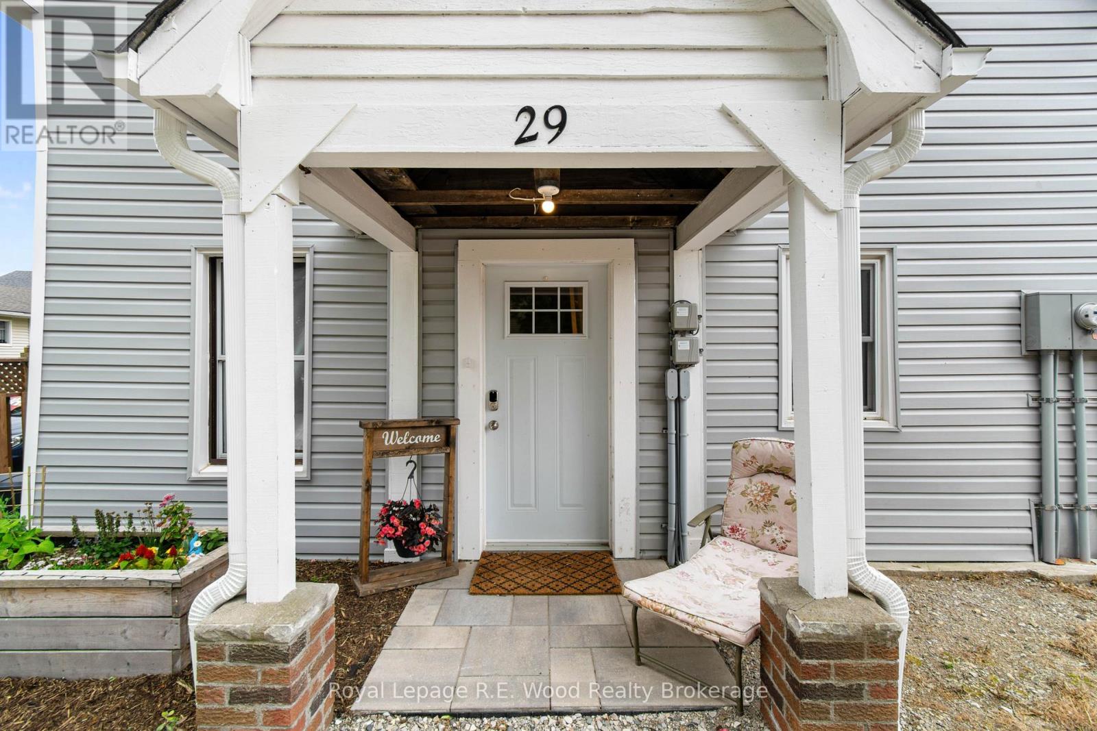 29 King Crescent, Norfolk, Ontario  N0J 1E0 - Photo 4 - X12282733