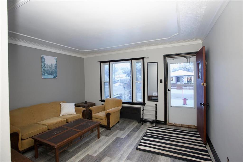 884 Winnipeg Avenue, Winnipeg, Manitoba  R3E 0R8 - Photo 2 - 202517668