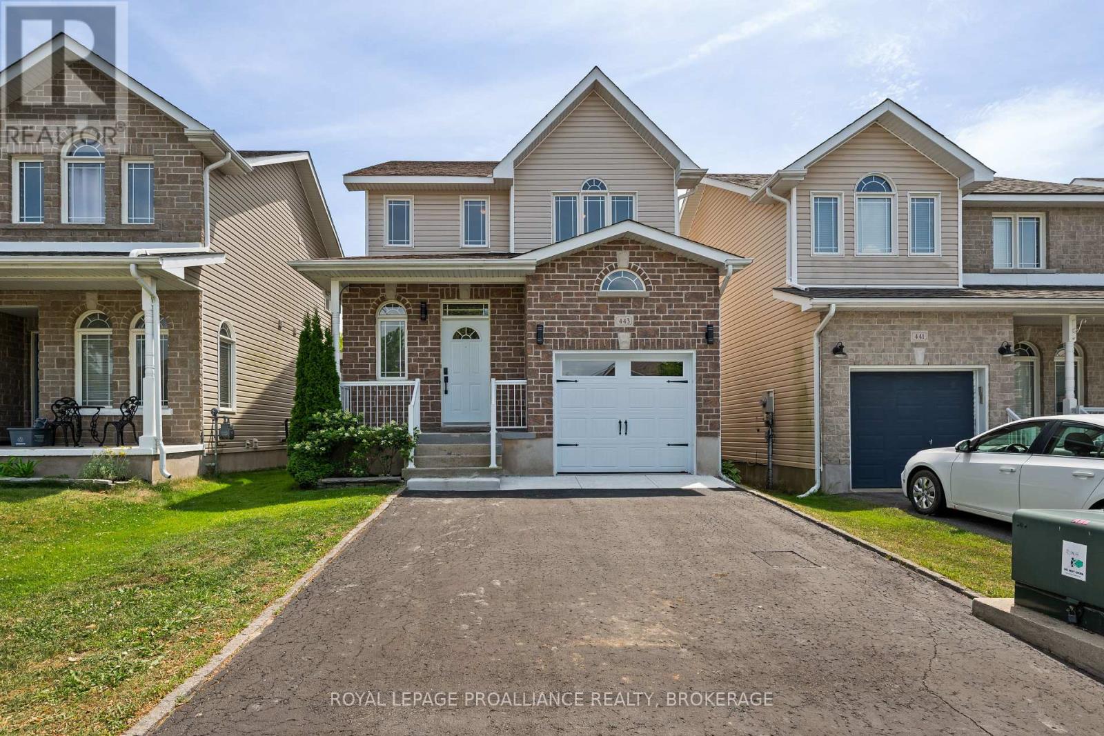 Property at 443 MAUREEN STREET image 2