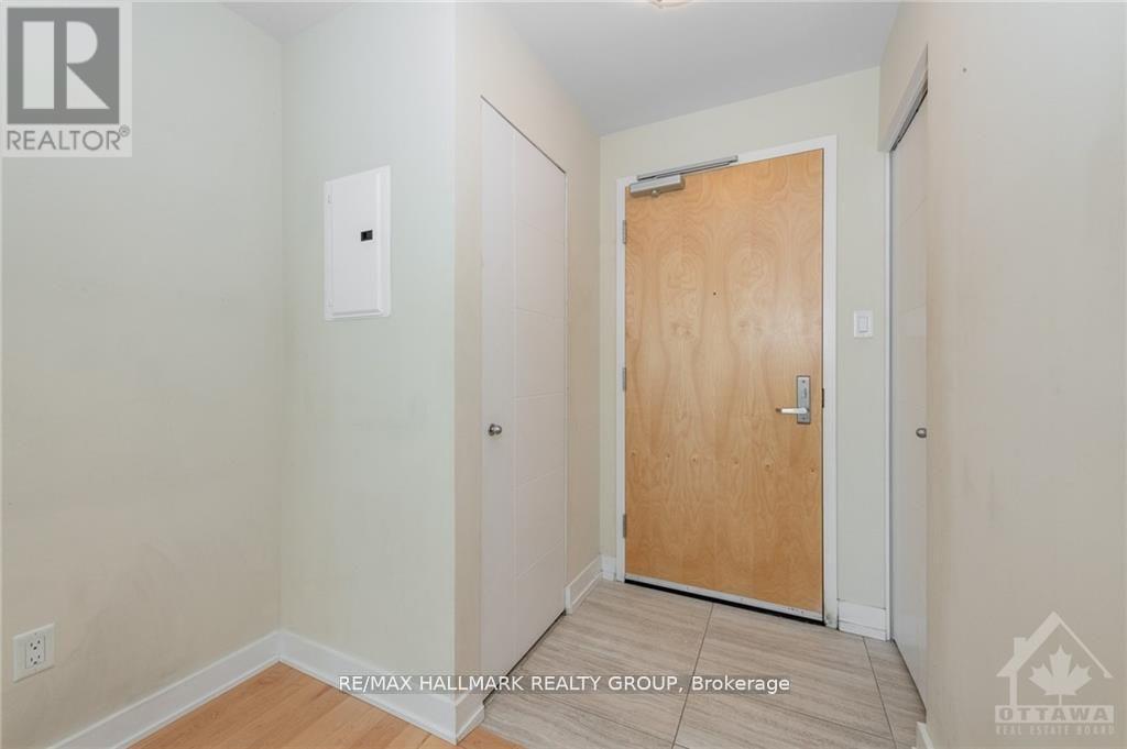 2003 - 40 Nepean Street, Ottawa, Ontario  K2P 0X5 - Photo 3 - X12282722