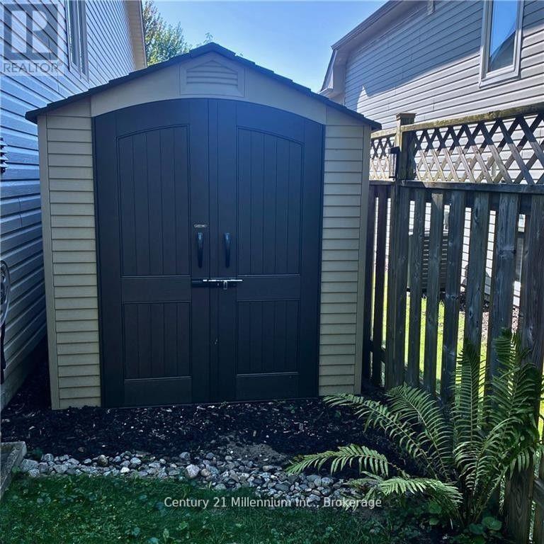 7 Sparrow Lane, Wasaga Beach, Ontario  L9Z 1A9 - Photo 38 - S12282645