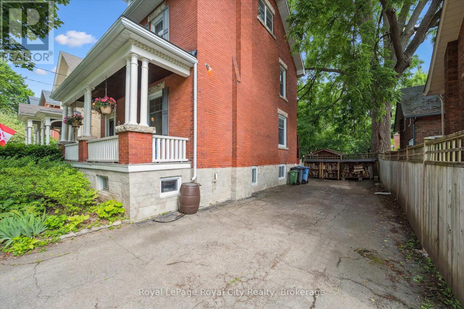 Property at 146 CORK STREET W image 5