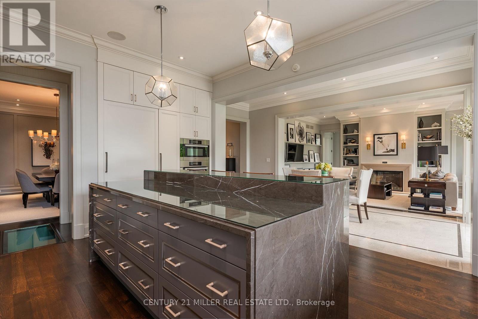 1522 Devon Road, Oakville, Ontario  L6J 2M5 - Photo 13 - W12250143
