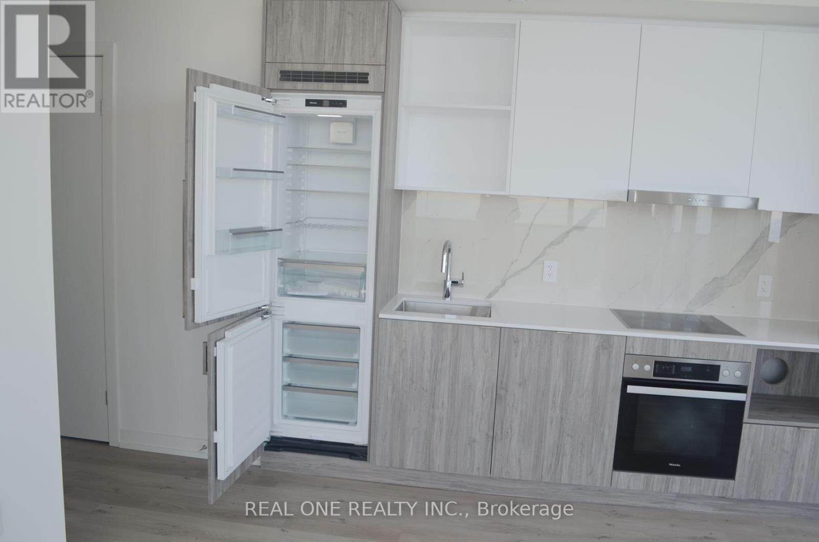 6906 - 138 Downes Street, Toronto, Ontario  M5E 0E4 - Photo 18 - C12282724