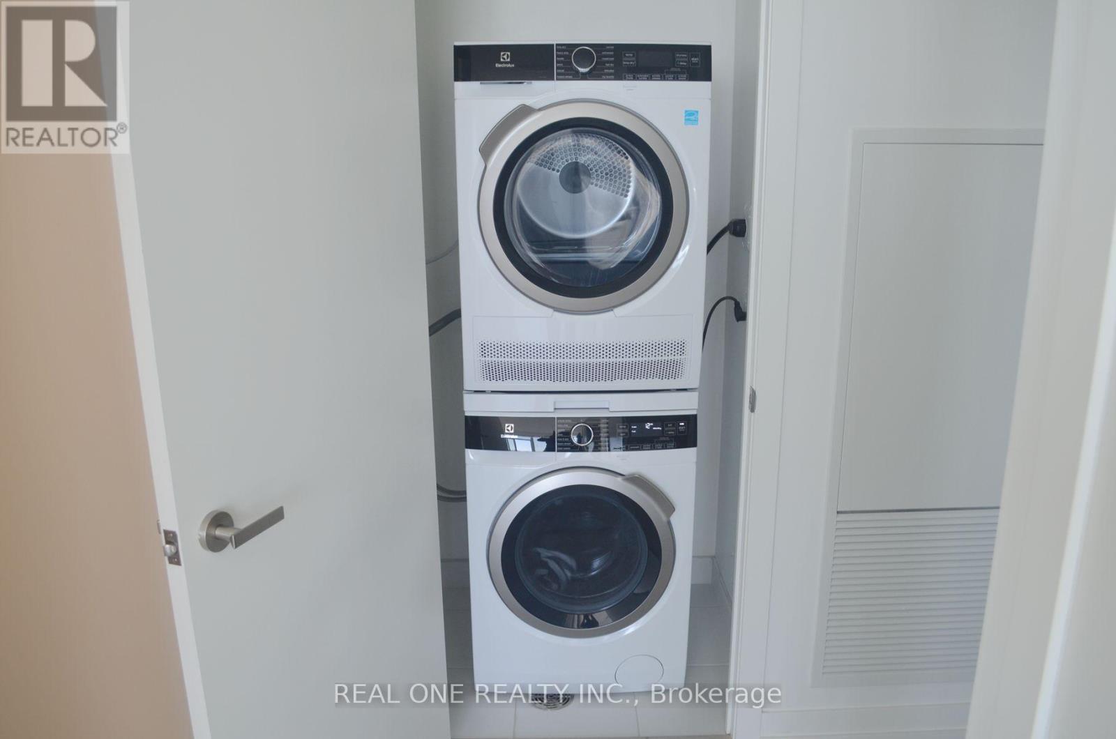 6906 - 138 Downes Street, Toronto, Ontario  M5E 0E4 - Photo 20 - C12282724