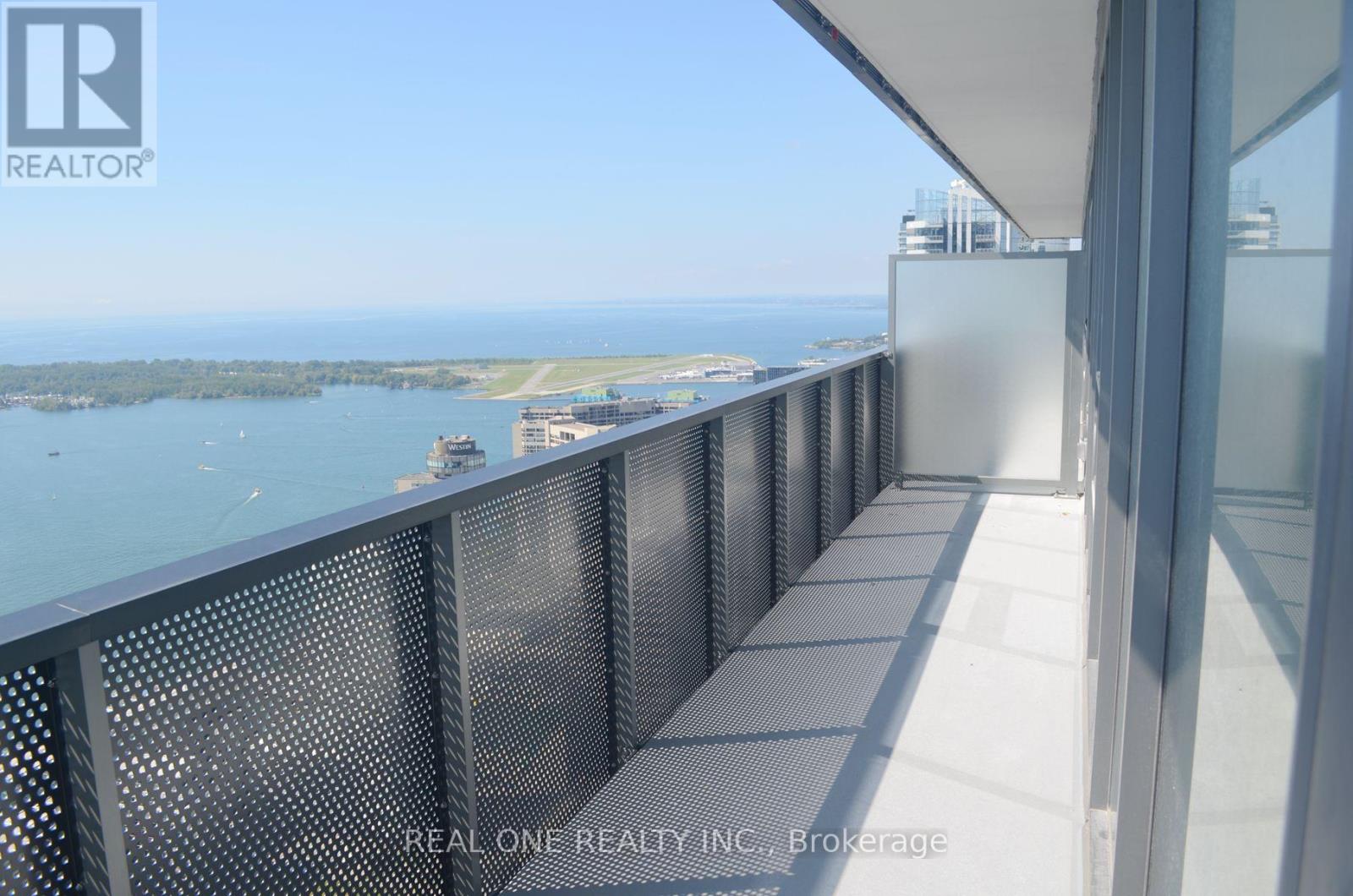 6906 - 138 Downes Street, Toronto, Ontario  M5E 0E4 - Photo 4 - C12282724