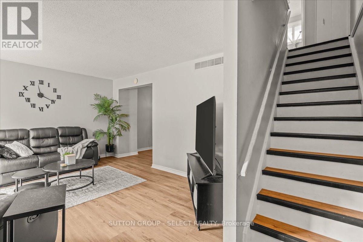 Property at 1777 ALDERSBROOK ROAD image 4