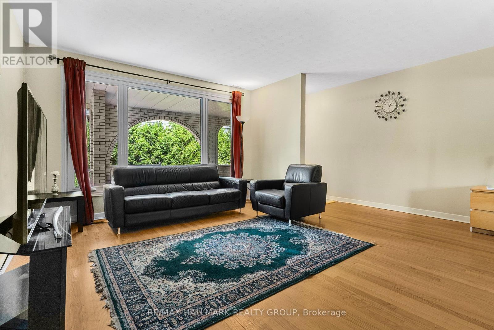 Property at 2666 REGINA STREET image 4