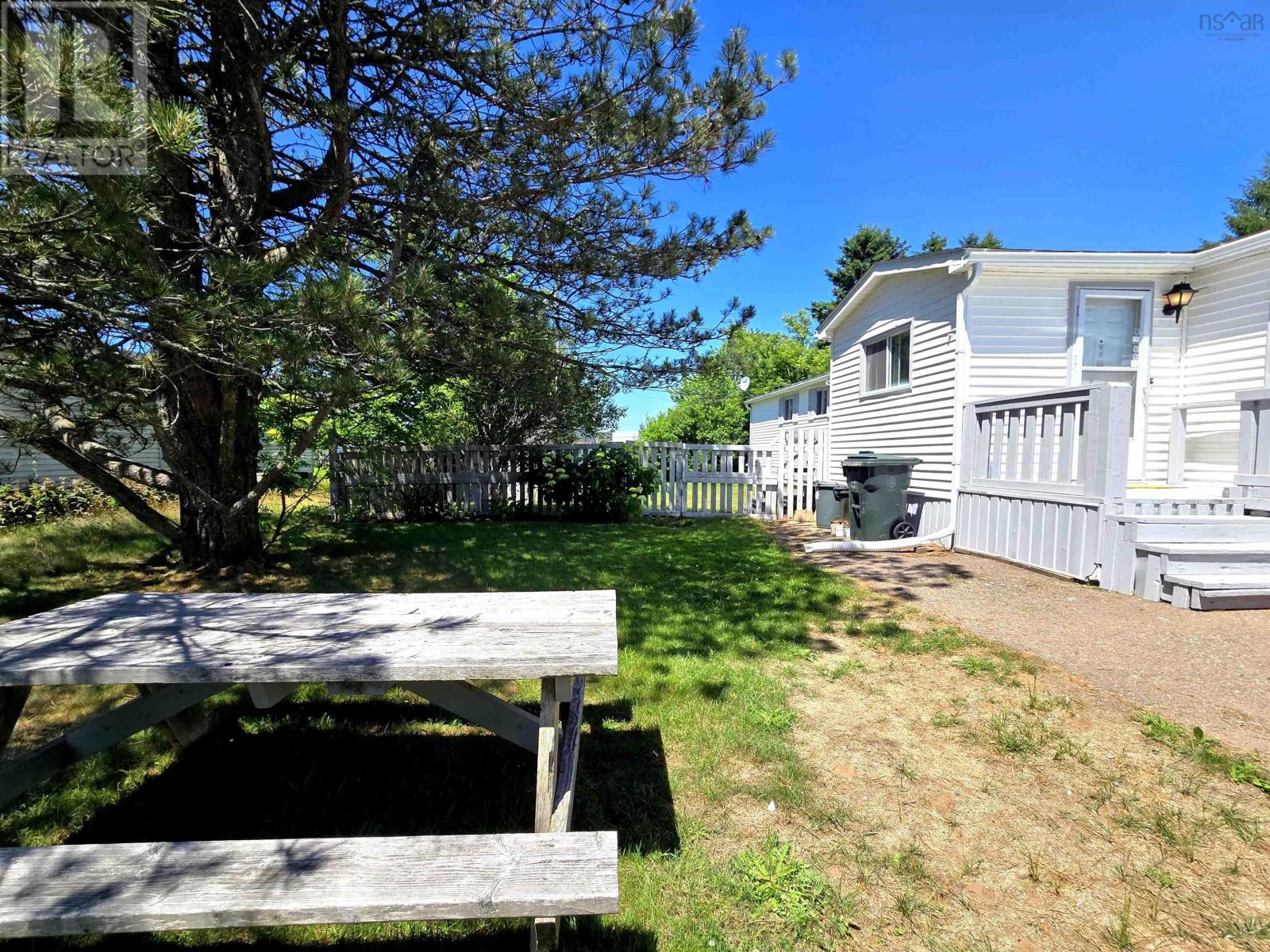 12 Costin Drive, Amherst, Nova Scotia  B4H 4B6 - Photo 4 - 202517512