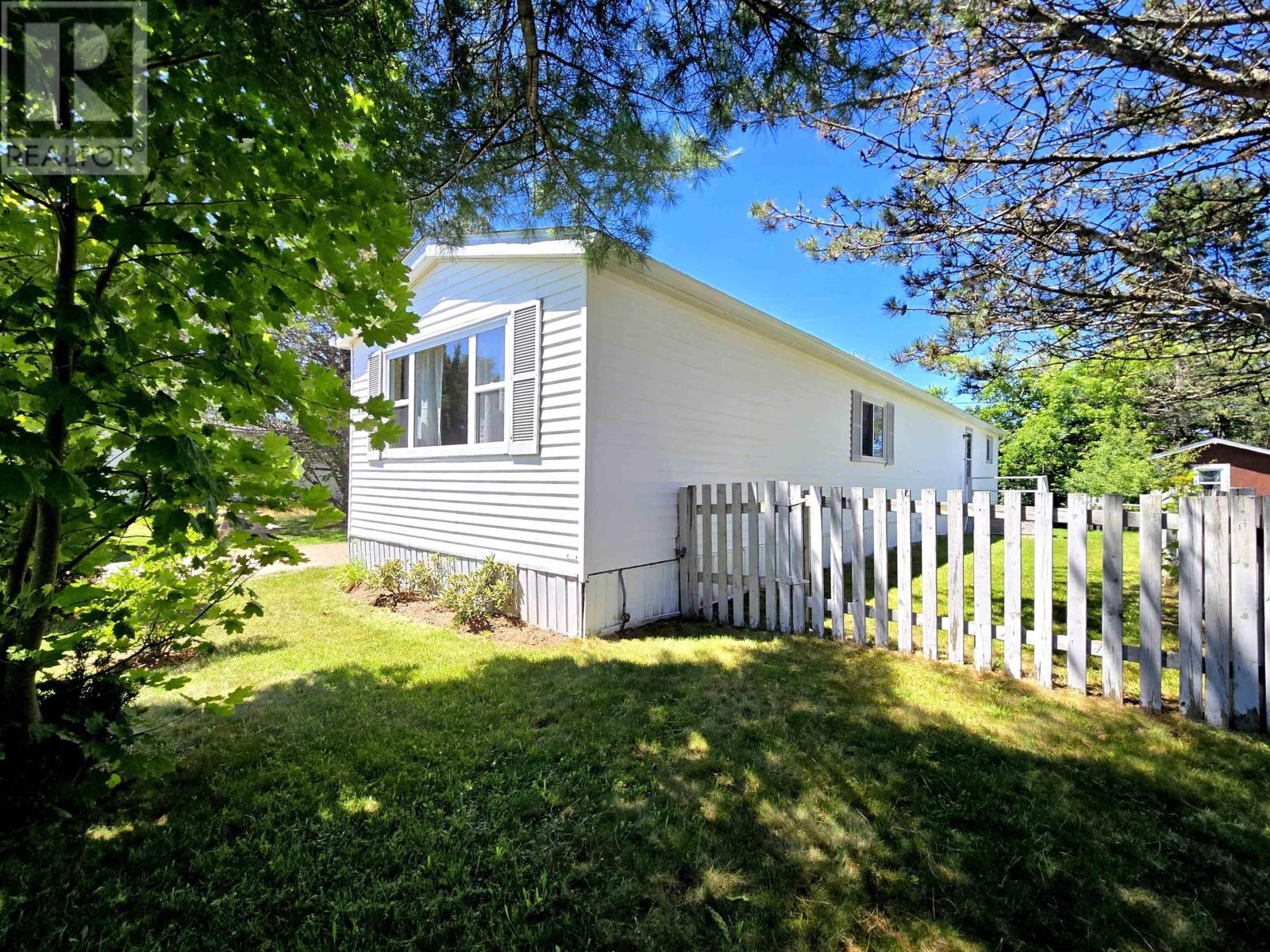 12 Costin Drive, Amherst, Nova Scotia  B4H 4B6 - Photo 3 - 202517512