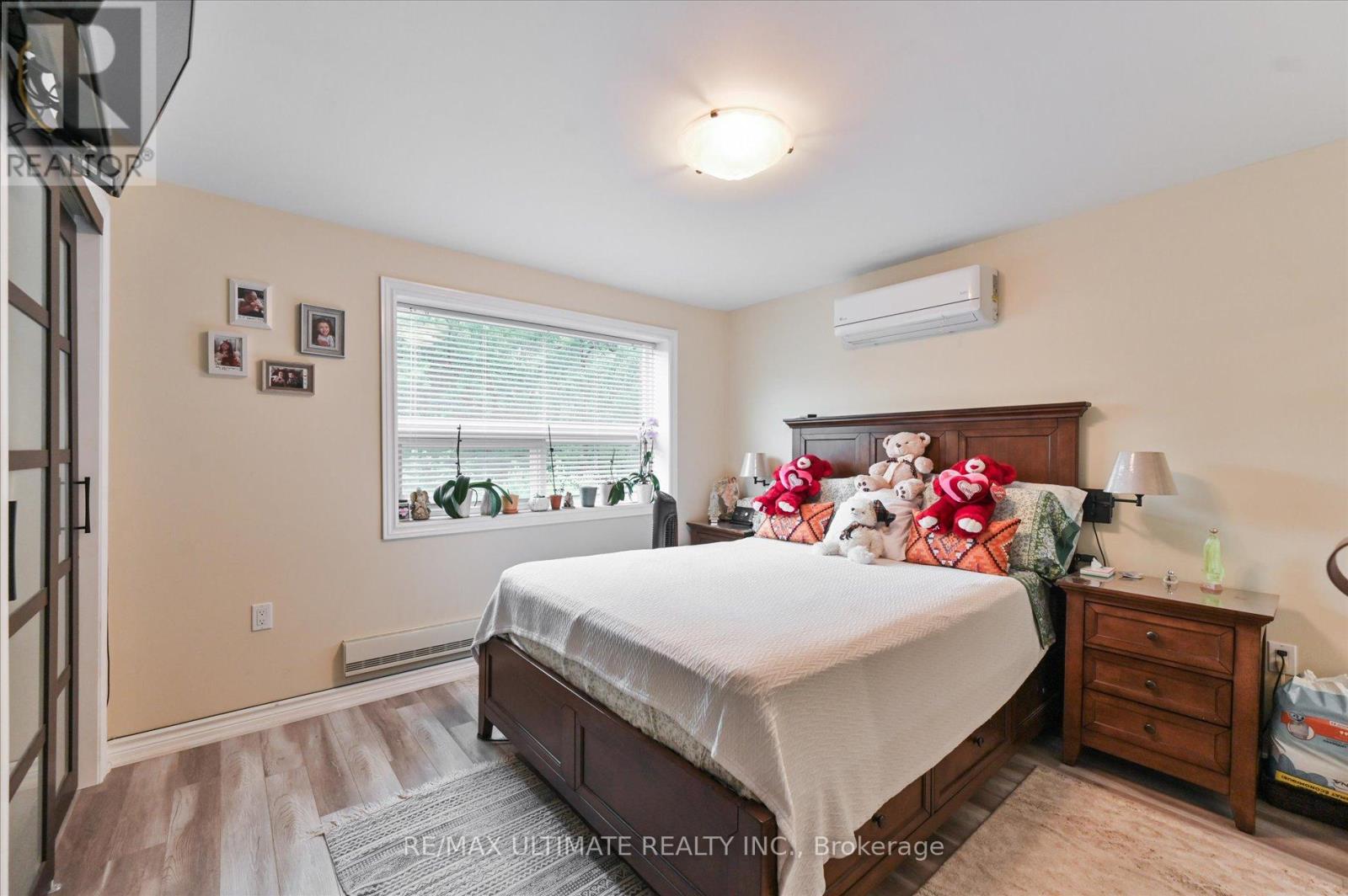 76 Hilldale Road, Toronto, Ontario  M6N 3Y2 - Photo 12 - W12282751