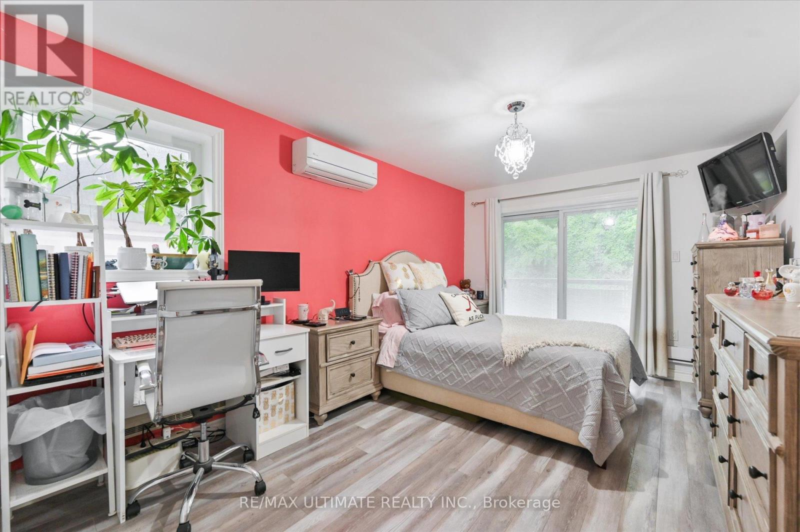 76 Hilldale Road, Toronto, Ontario  M6N 3Y2 - Photo 14 - W12282751