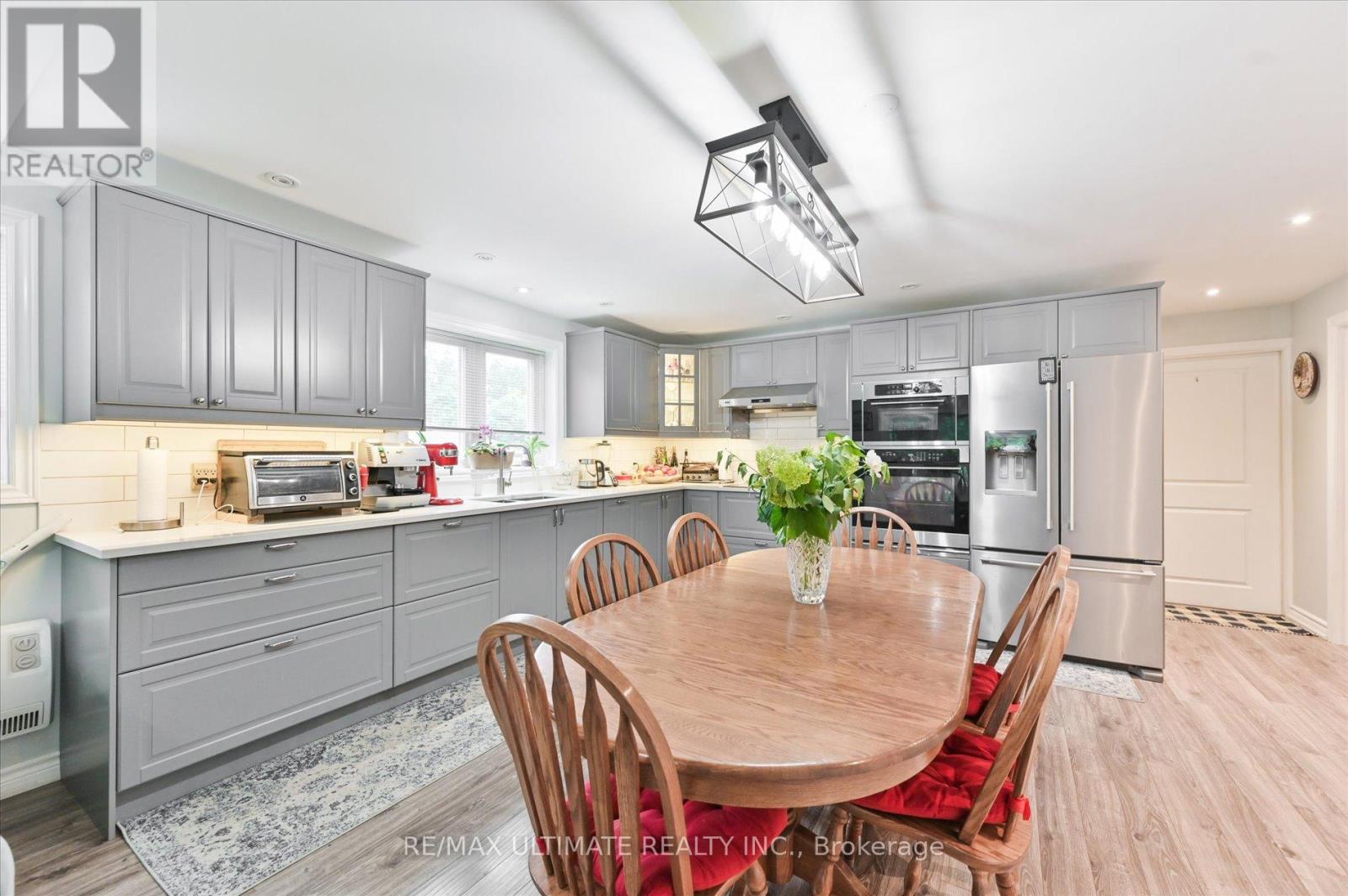 76 Hilldale Road, Toronto, Ontario  M6N 3Y2 - Photo 7 - W12282751