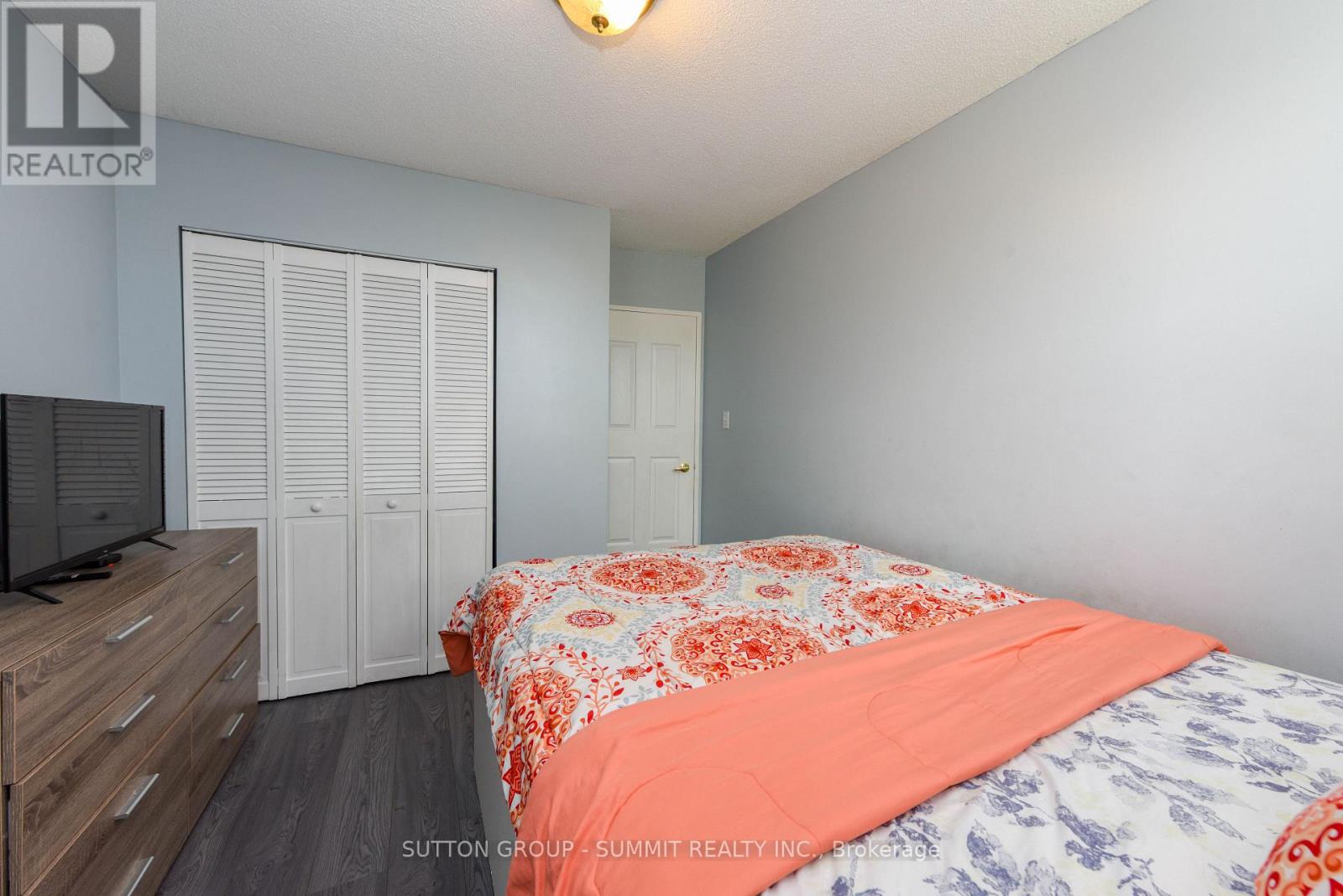 1902 - 380 Dixon Road, Toronto, Ontario  M9R 1T3 - Photo 10 - W12282755