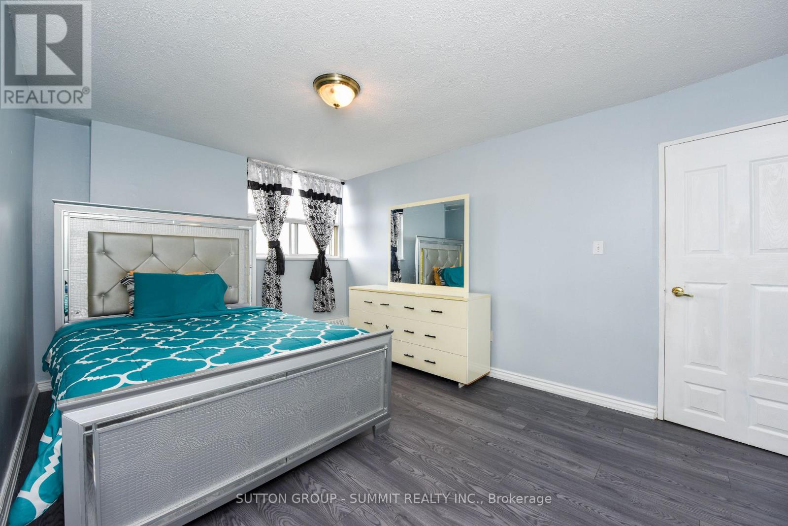 1902 - 380 Dixon Road, Toronto, Ontario  M9R 1T3 - Photo 12 - W12282755