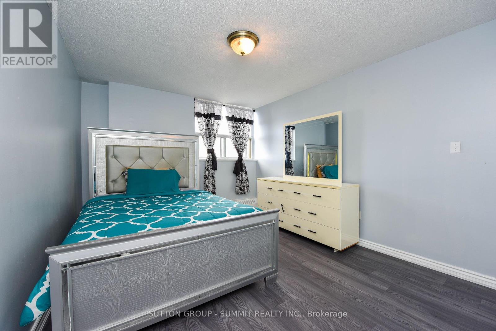 1902 - 380 Dixon Road, Toronto, Ontario  M9R 1T3 - Photo 13 - W12282755