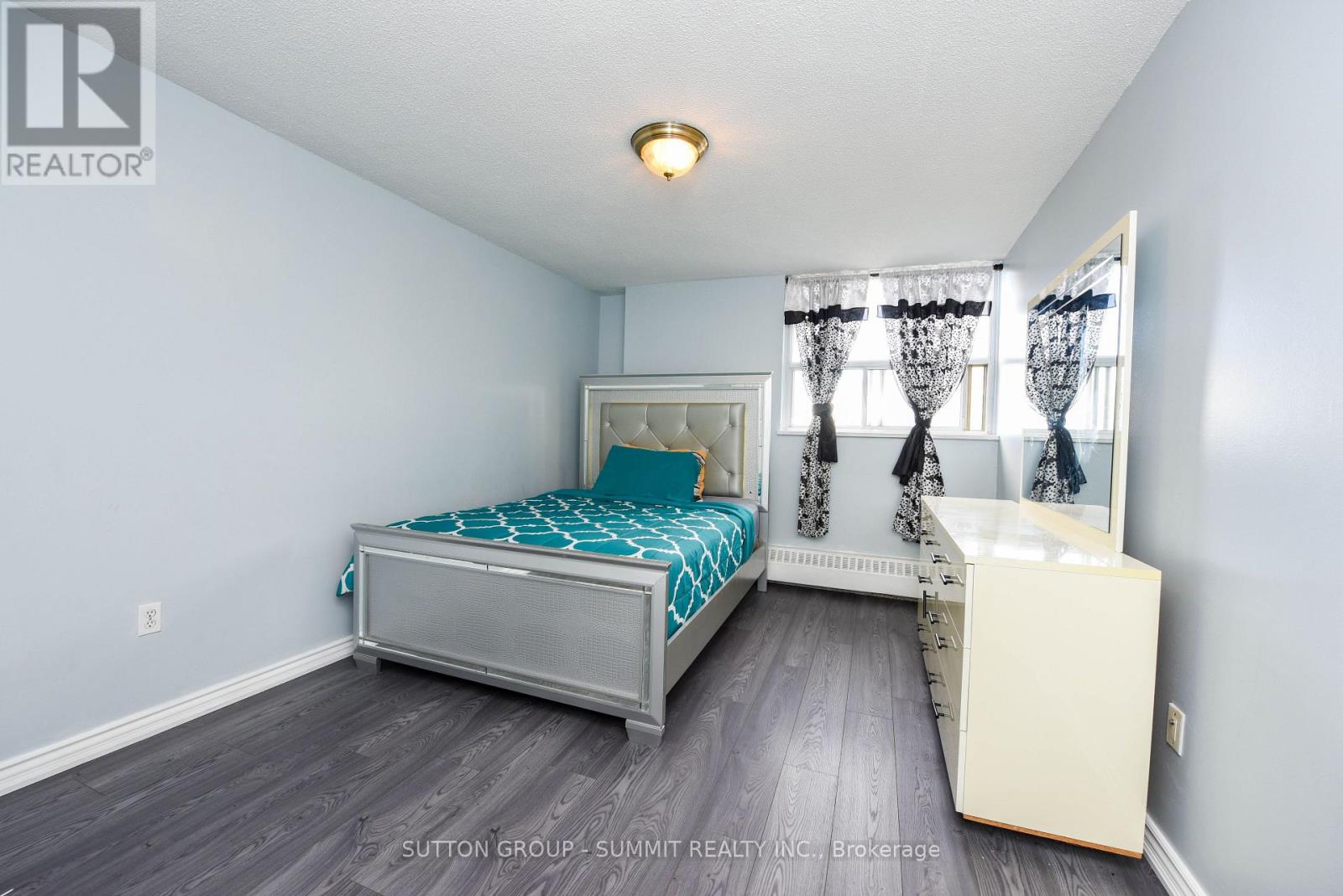 1902 - 380 Dixon Road, Toronto, Ontario  M9R 1T3 - Photo 14 - W12282755