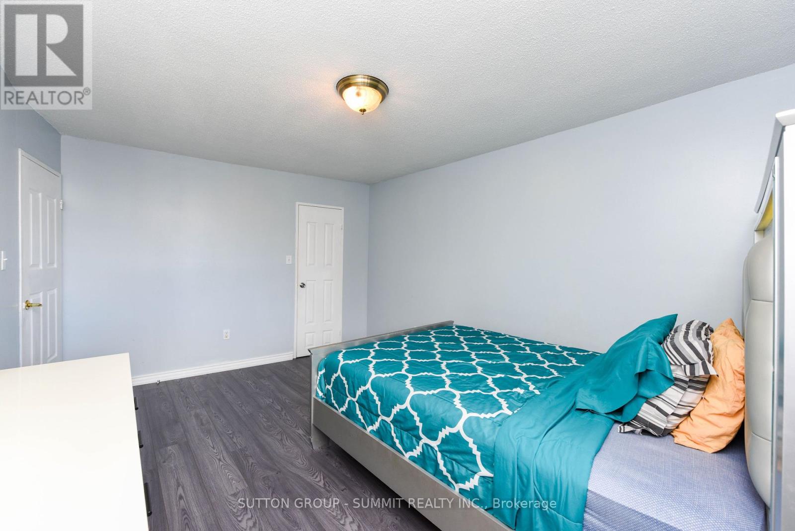 1902 - 380 Dixon Road, Toronto, Ontario  M9R 1T3 - Photo 15 - W12282755