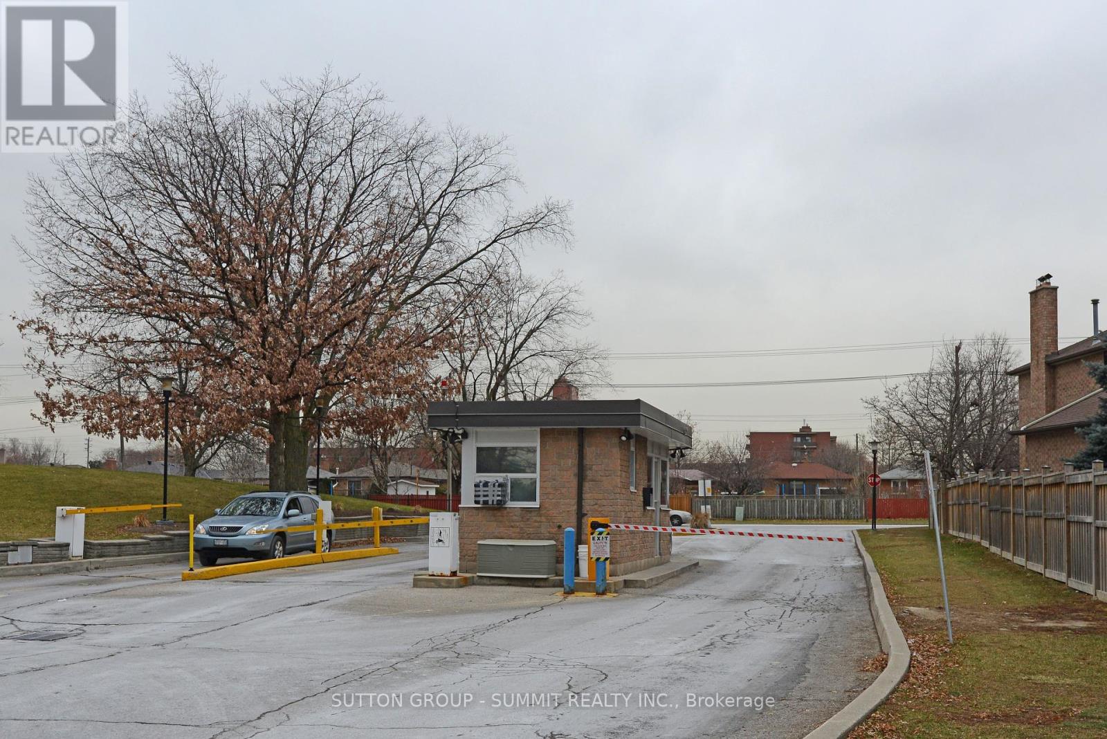 1902 - 380 Dixon Road, Toronto, Ontario  M9R 1T3 - Photo 8 - W12282755