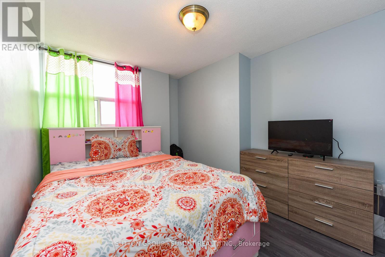 1902 - 380 Dixon Road, Toronto, Ontario  M9R 1T3 - Photo 9 - W12282755