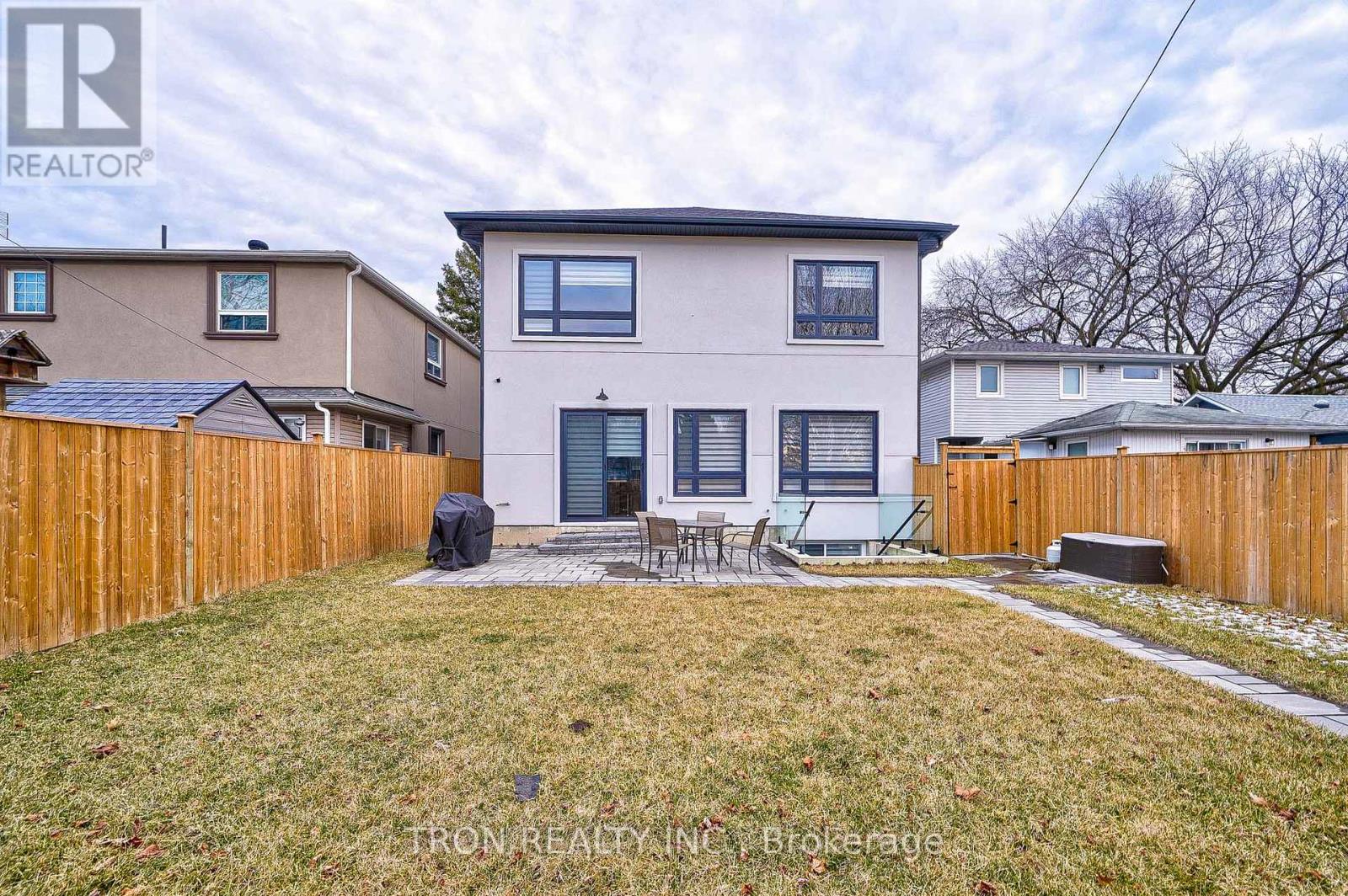 38 Uno Drive, Toronto, Ontario  M8Z 3N8 - Photo 40 - W12282786