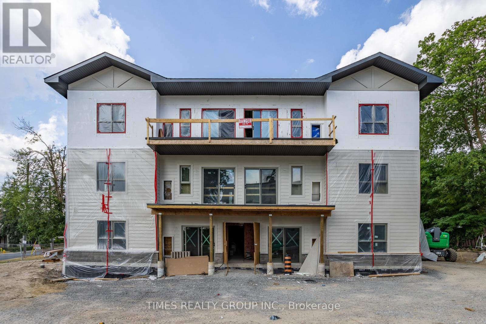 203 - 369 HUNTER STREET W, Peterborough Central, Ontario