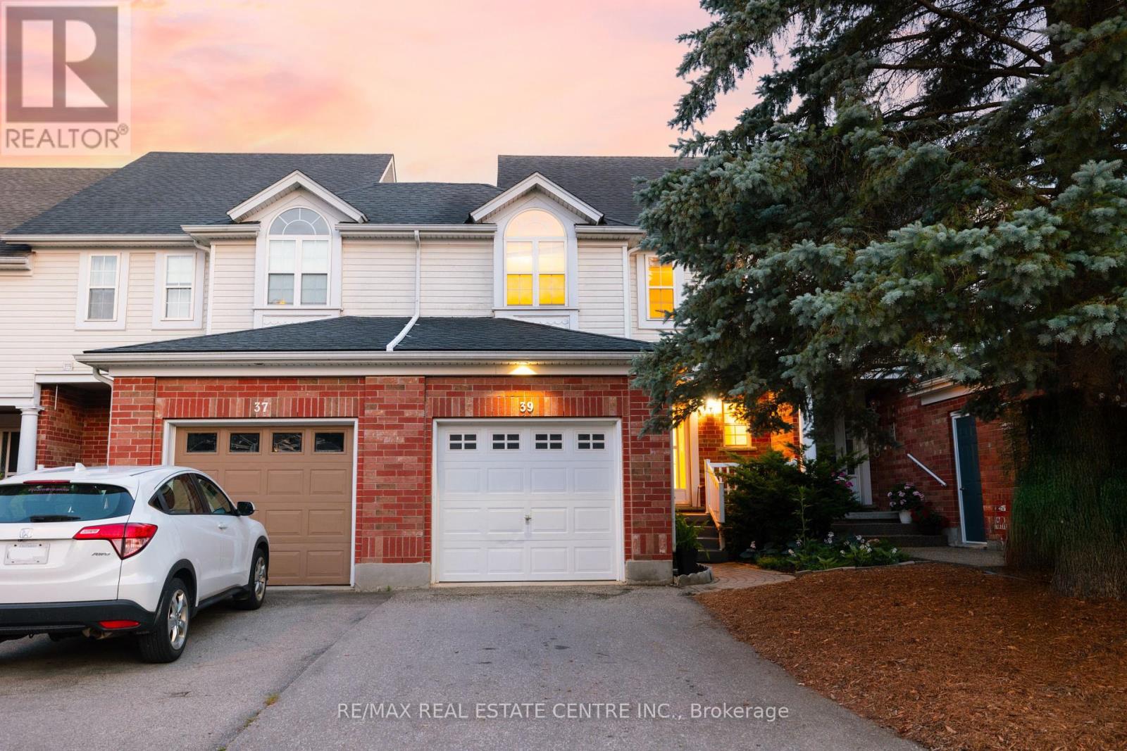 Property at 39 ELMA PLACE image 1