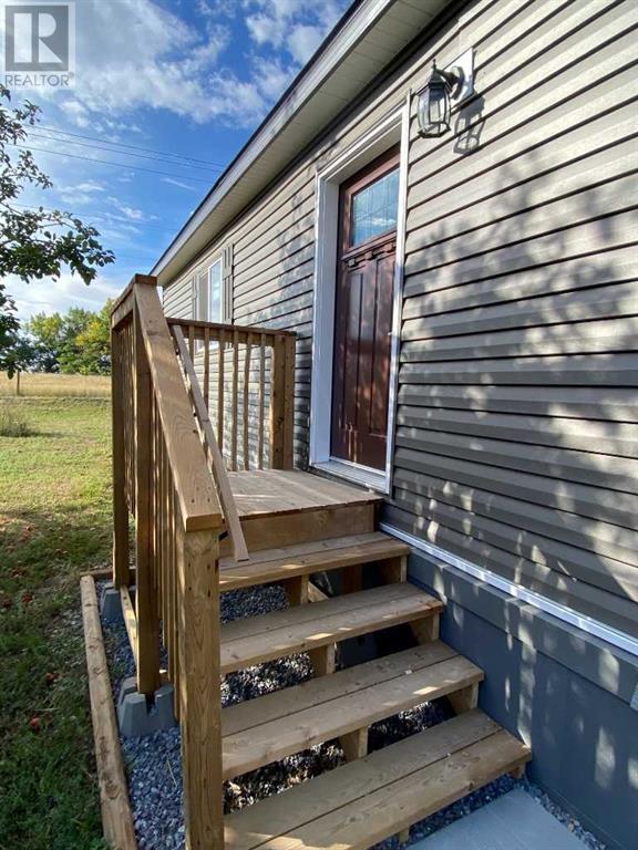 19 Maple Drive W, Brooks, Alberta  T1R 1H8 - Photo 3 - A2171250